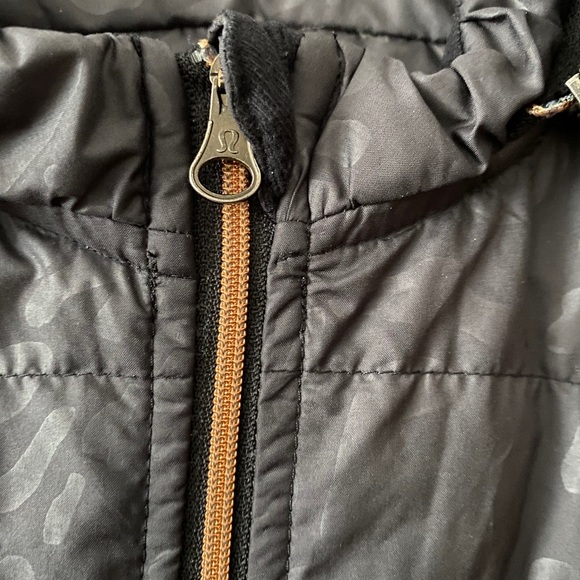 LULULEMON Spring Fling Puffy Windbreaker 4 - Picture 5 of 12